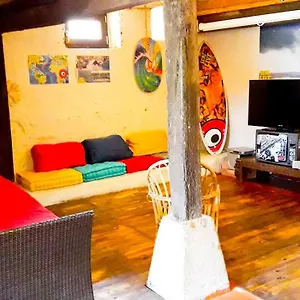  Hostel Surftolive House